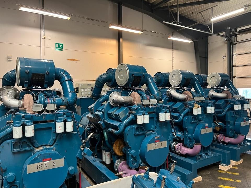 4x Cummins 800 KVA (1)