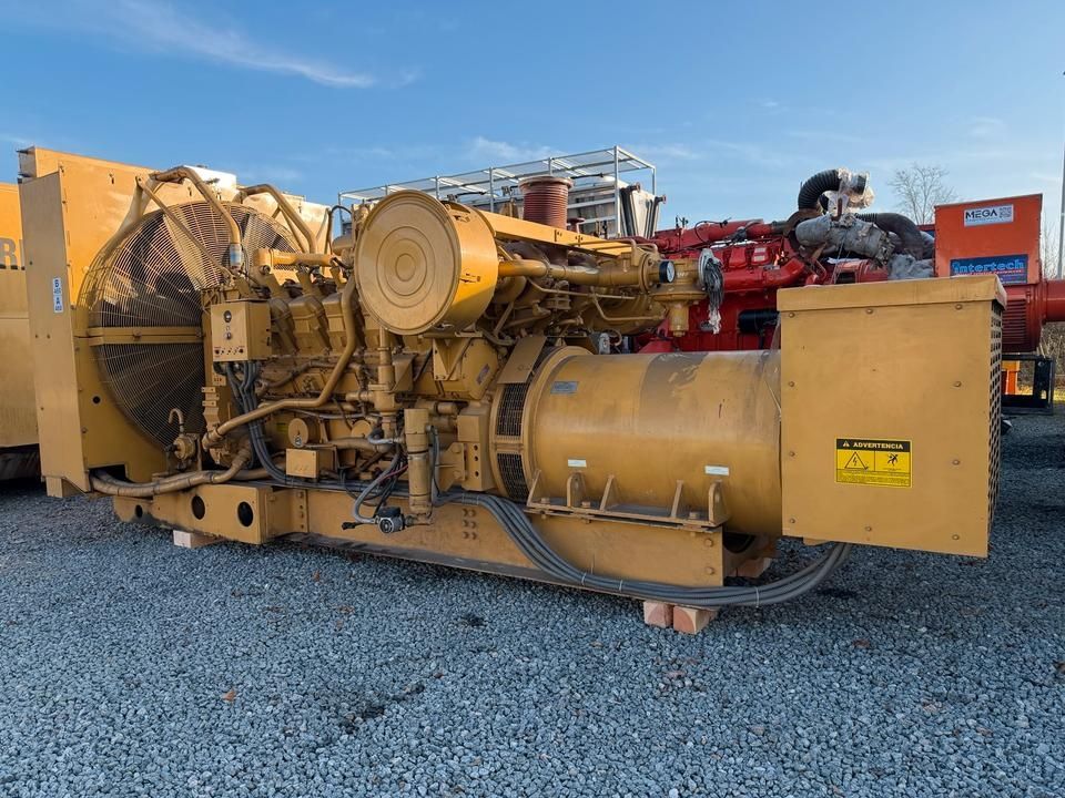 CAT 840 KVA (1)