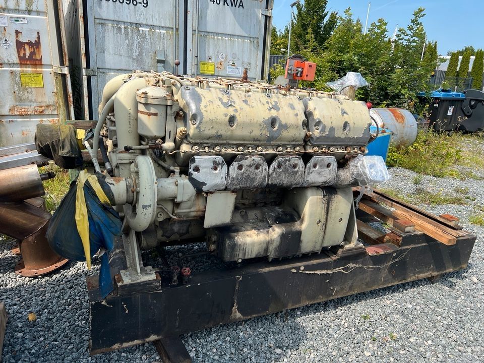 Mercedes Motor V10 MB 838