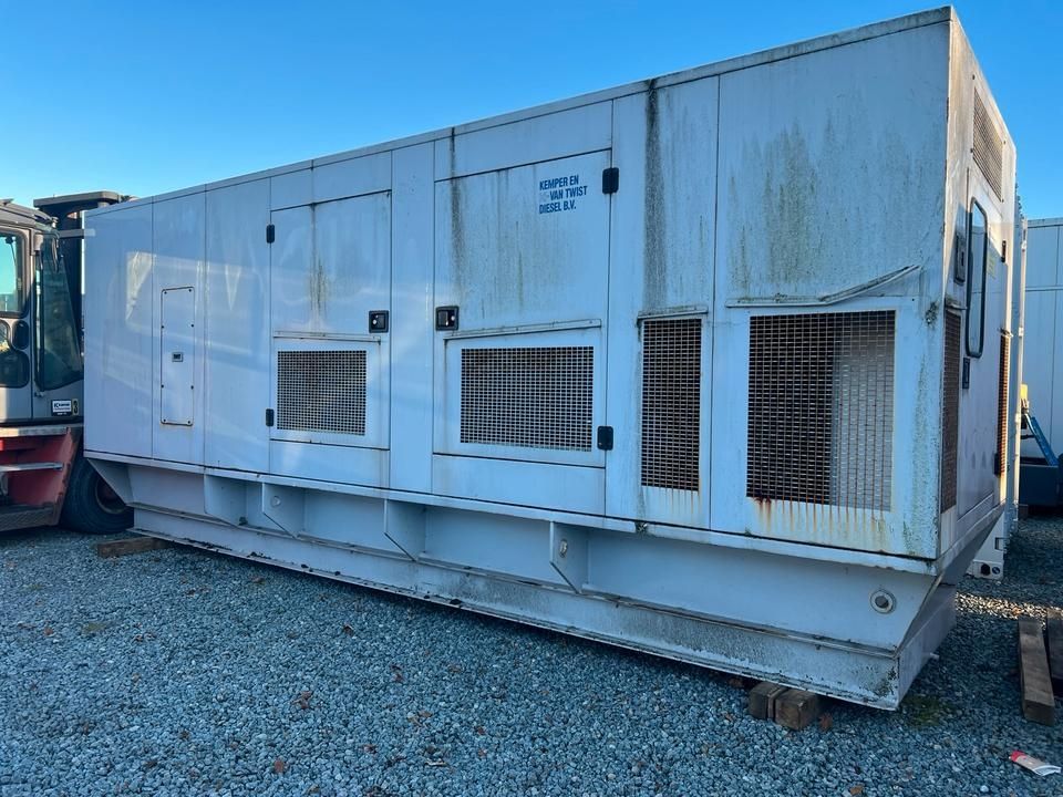 Perkins 635 KVA (1)